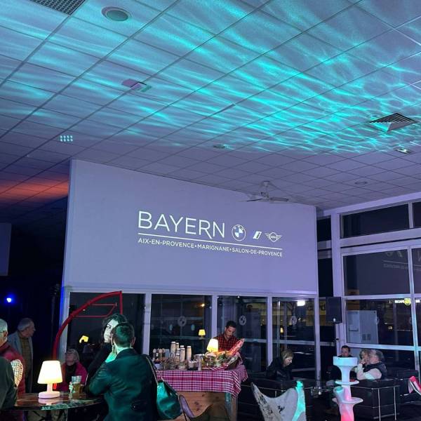 Ambiance festive de la soirée après-ski à Aix en Provence dans les Bouches-du-Rhône