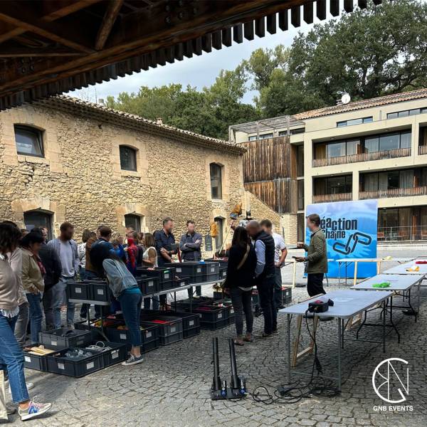 Activité de team building en plein air avec les équipes de GNB Events