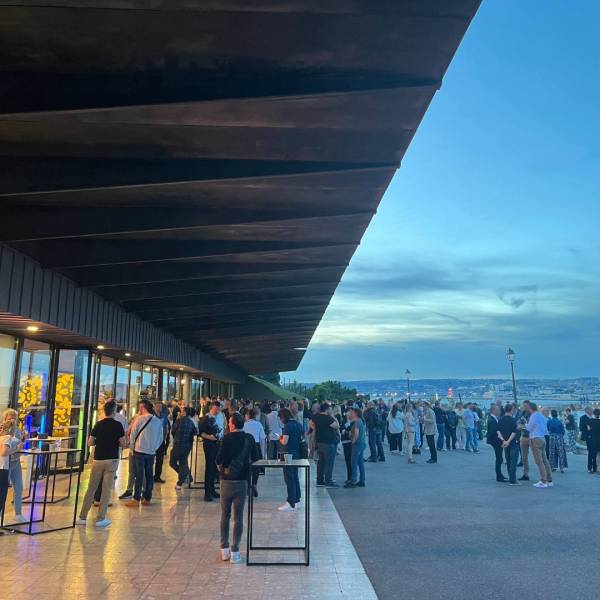 Vue panoramique depuis la terrasse du Palais du Pharo