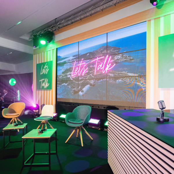 Scénographie scénique Talk Show Marseille