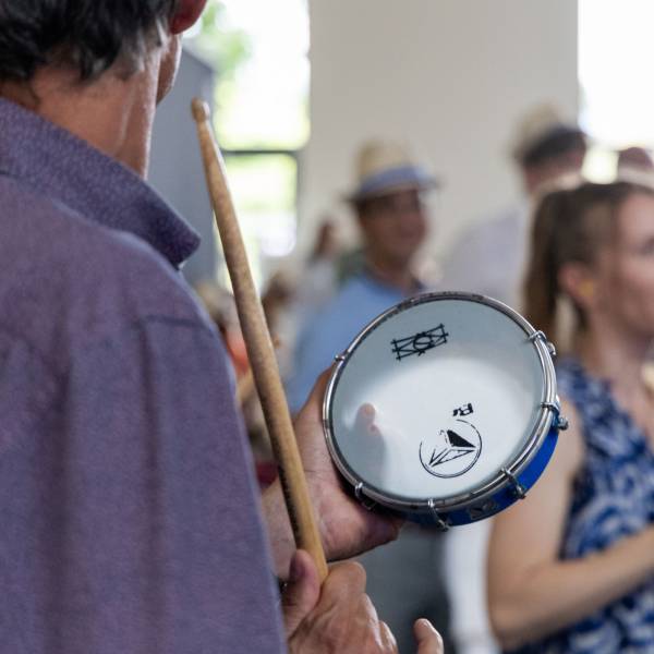 Instruments brésiliens de percussion utilisés pour un atelier Batucada en région PACA