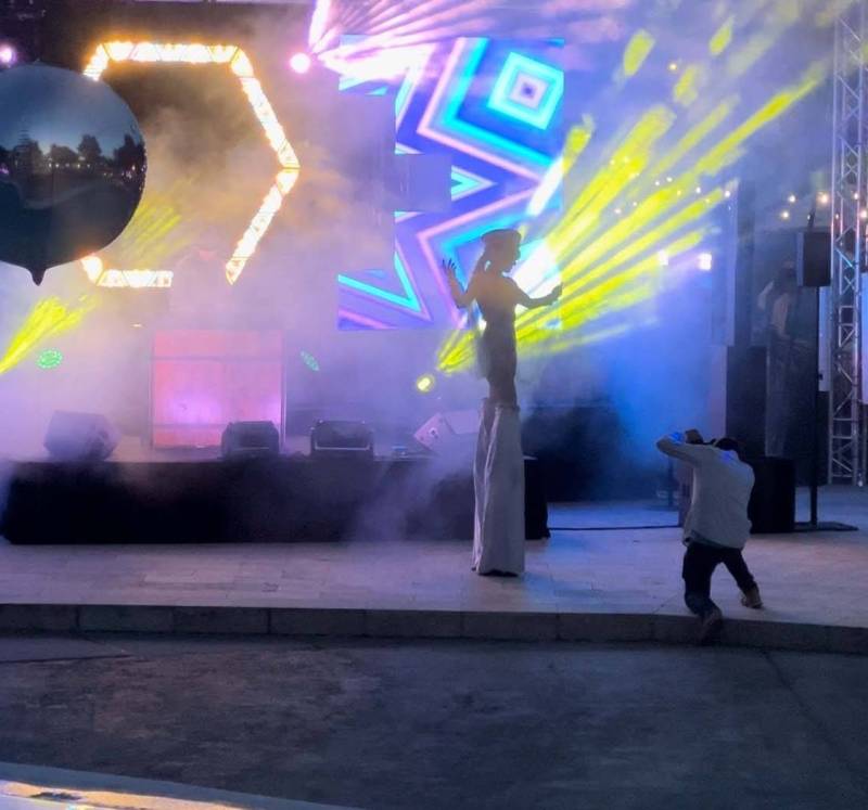 DJ en action lors de l'événement Coachella