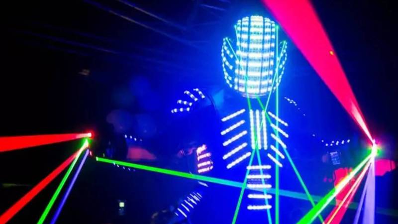 Soirée d’entreprise : Thème “Technologie & Innovation Futuriste” à Marseille, en Région PACA